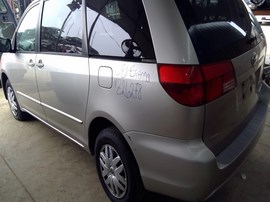 2005 TOYOTA SIENNA, SILVER, LE MODEL, 3.3L, FWD, AT.  Z26278